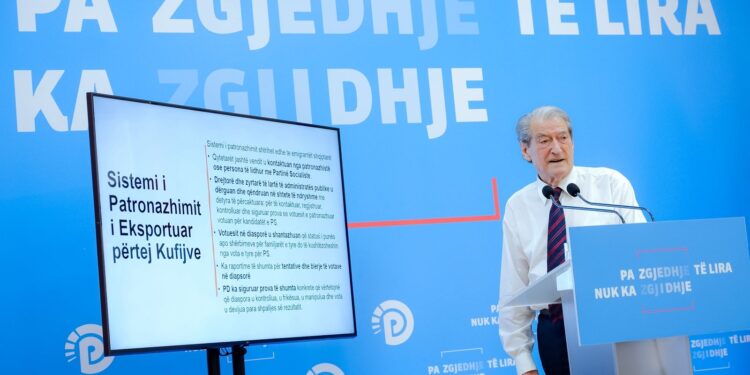 Berisha: Të gjitha agjencitë shtetërore janë transformuar në institucione elektorale dhe punonjësit e tyre në operatorë elektoralë