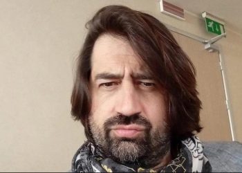 ‘Jetoj pa ujë dhe mes minjve’ – Davide Pecorelli nga Italia tregon për përjetimet e tij në burgun 313 në Tiranë.