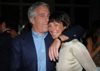 ‘Lista e klientëve nuk është reale’, Ghislaine Maxwell hedh poshtë akuzat për sjellje ‘të papërshtatshme’ nga Trump.