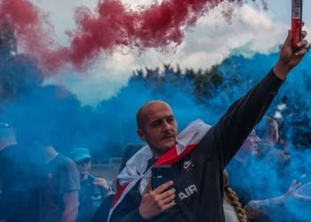 ‘Nuk e ndien veten të sigurt’ – Protestat britanike kundër strehimit të azilkërkuesve në hotele shkaktojnë tensione të forta