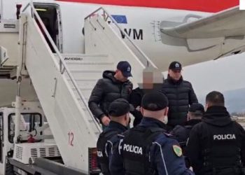 127 arrestime për ekstradim: 90 shqiptarë dhe 37 të huaj që nga janari, kryesisht për trafik droge.