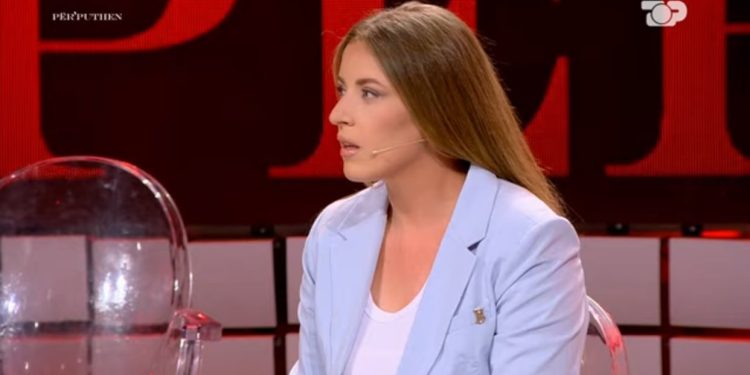 “24-vjeçarja Pranvera tregon për puthjen e saj të parë në ‘Përputhen’: Djemtë frikësohen nga…”