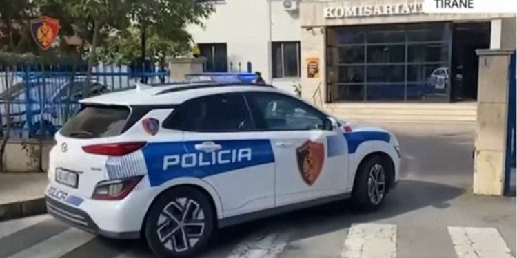 25-vjeçari 'kapet' me mina të telekomanduara, gati për shpërthim. Arrestohet gjithashtu bashkëpunëtori i tij.