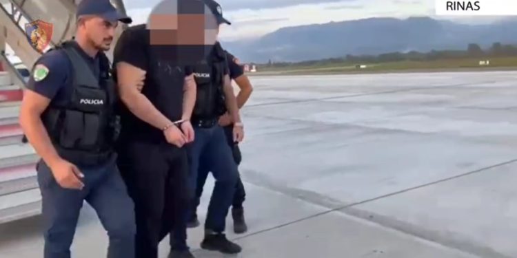 26-vjeçari i shpallur në kërkim ndërkombëtar, ekstradohet nga Italia pasi dyshohet se tentoi të vriste një person