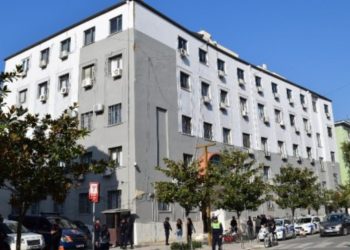 33 apartamente, 9 njësi dhe 15 automjete të sekuestruara në Durrës, të lidhura me një individ të përfshirë në aktivitete kriminale