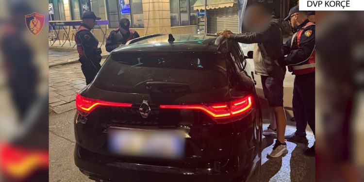 34-vjeçari në Korçë arrestohet për shpërndarje kokainë dhe kanabis në lagje e lokale të ndryshme