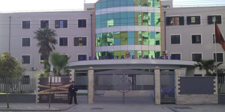 50-vjeçari në Durrës arrestohet për armëmbajtje pa leje dhe shqetësim të qetësisë publike