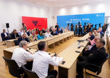 Berisha: Vendimi për të hyrë në parlament nuk është i lavdishëm! Grupin e partisë së krimit e kryeson njeriu që ka porositur vrasje