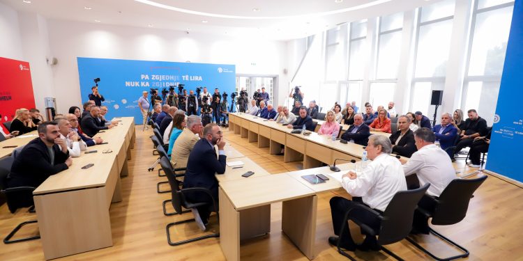 Sali Berisha konfirmon Gazment Bardhin si kryetar të Grupit Parlamentar të PD-së, Këlliçi dhe Alizoti nënkryetarë