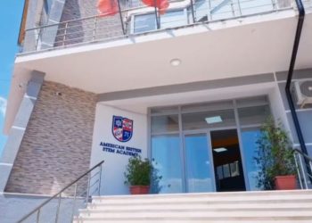 ABA STEM hap dyert në Tiranë: Akademia Amerikano-Britanike e Para që Zbaton Metodologjinë "STEM"