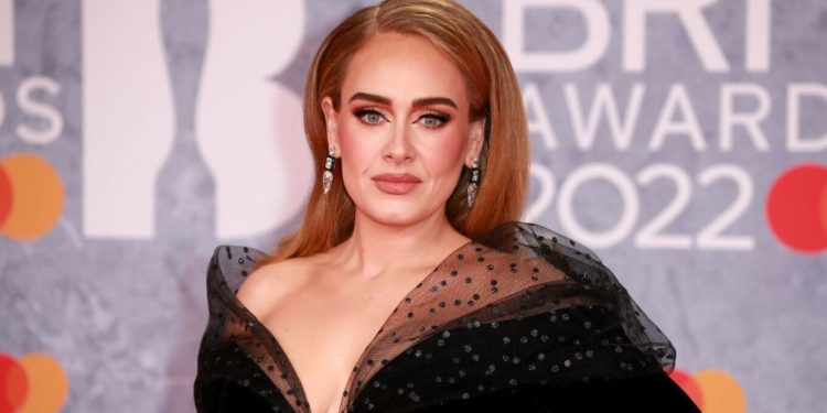 Adele në negociata për të kënduar në Super Bowl 2026