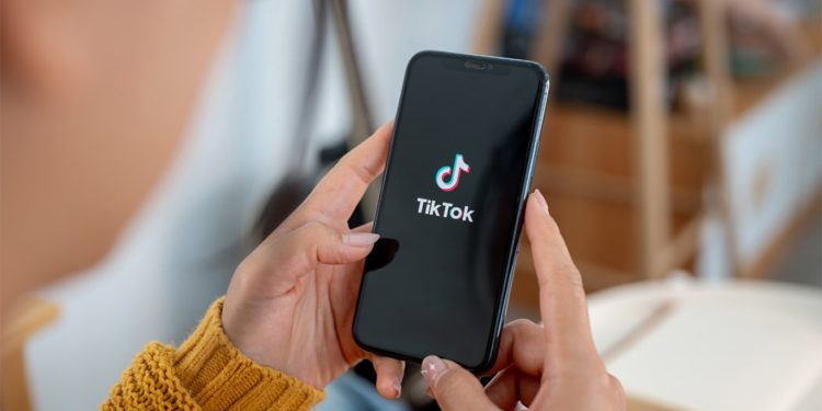 Administrata Trump ka në plan të vendosë një afat të ri për TikTok-un.