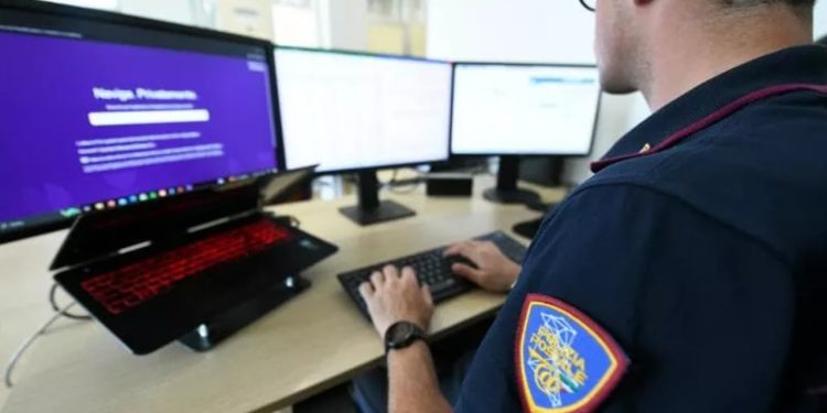 Administrator i forumit seksist në Itali identifikohet! Një biznesmen akuzohet për zhvatje dhe shpërndarje të fotografive të politikanëve, duke përfshirë Melonin.