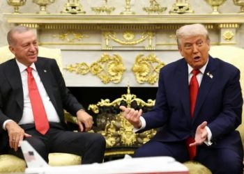 "Ai ka njohuri më të thella për zgjedhjet e manipuluara se kushdo tjetër", batuta dhe ironi në takimin mes Trumpit dhe Erdoganit.