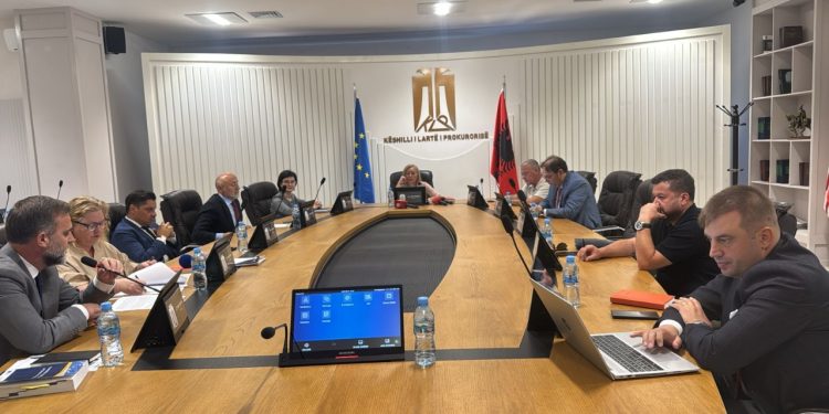 Aida Hajnaj mbyll zyrtarisht mandatin si drejtoreshë e BKH-së, KLP pritet të vendosë sot për shkarkimin e saj.