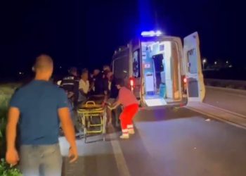 Aksident i rëndë në Dukat Fushë: Dy automjete përplasen, katër të lënduar, dy prej tyre në gjendje kritike.