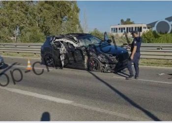 Aksident i rëndë në Lushnje-Fier, kamioni bllokon rrugën dhe ndodhin plagosje të nënës me dy fëmijë.