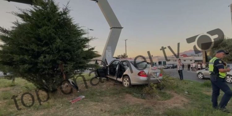 Aksident i rëndë në rrugën "Shkodër – Hani i Hotit", humbin jetën babai dhe djali.