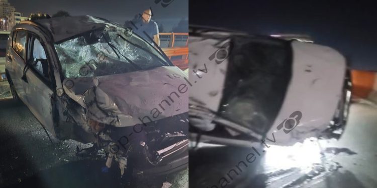 Aksident në Durrës në orët e para të mëngjesit, makina godet barrierat metalike.