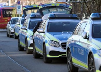 Aksident tragjik në Berlin: Makina godet një grup fëmijësh dhe një kujdestar, i cili është në gjendje të rëndë.