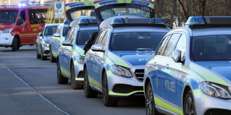 Aksident tragjik në Berlin: Makina godet një grup fëmijësh dhe një kujdestar, i cili është në gjendje të rëndë.