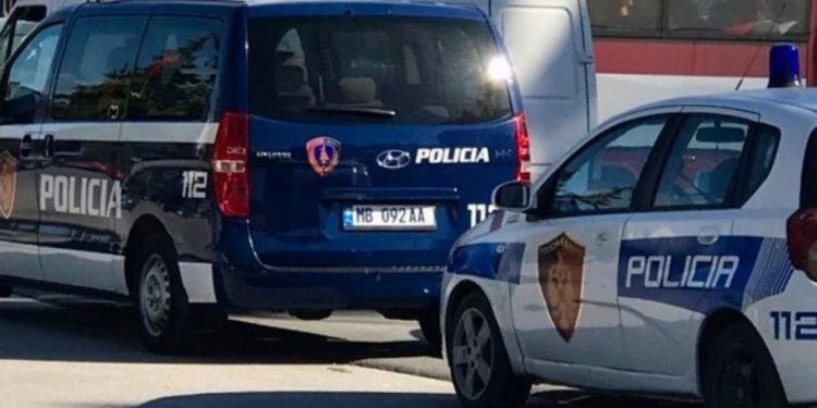 Aksidente të ndodhur së fundmi në Gjirokastër, një njeri dërgohet në spital.