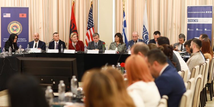 Altin Dumani po i afrohet përfundimit të mandatit, VanHorn: SHBA pret transparencë në zgjedhjen e Kryeprokurorit të ri të SPAK.