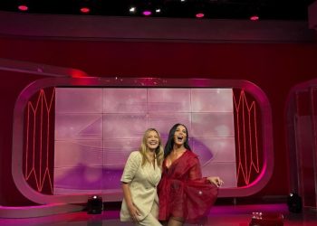 Amber flet hapur për ndarjen nga partneri dhe planet për martesë në “Ftesë në 5”. Një koment për Gjestin!