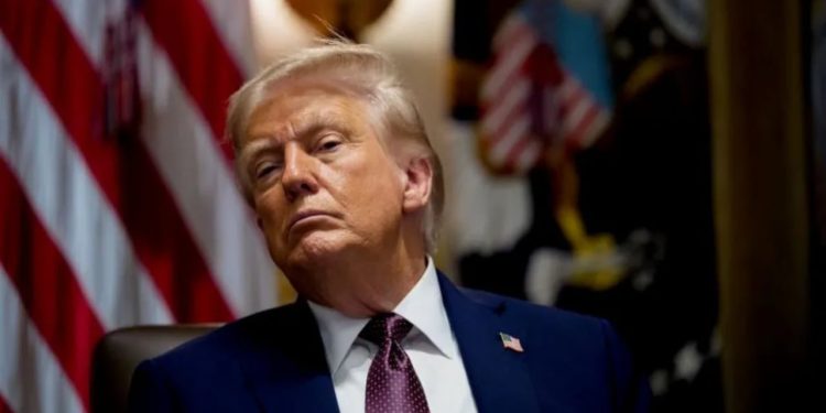 Analiza e BBC: Si mund të ndikojë skandali Epstein në Trump në tri mënyra