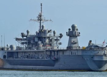 Anija e flotës amerikan mbërrin të shtunën në Porto Romano, ushtarët e SHBA-së takohen me të Ngarkuarën me Punë në Ambasadën amerikane dhe Begajn.