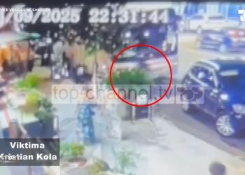 Autori i masakrës në Shkodër dyshohet se është përgjegjës edhe për vrasjen e Kristian Kolës. Gazetari i "Top Story" ndan detaje nga hetimet: Ngjarjet kanë një dinamikë të ndryshme.