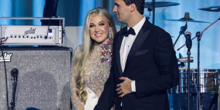 “Bashkëshortja e Charlie Kirk emocionon me fjalët për buzëqeshjen e Mona Lizës”