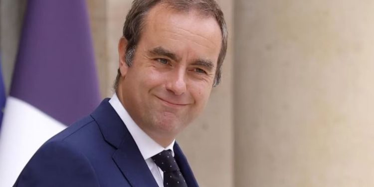 Bayrou lirë nga pozita, Macron emëron kryeministrin e ri të Francës