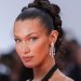 Bella Hadid ndan imazhe prekëse nga spitali në luftën e saj me sëmundjen. Ja çfarë i shkruan Gigi.