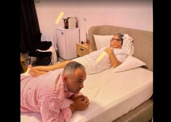 Berisha ndan imazhin: Vangjush Dako me telefon në dorë nga qelia e burgut  
Postimi i Berishës: Trajtim i veçantë! Përshëndetje Dr. Vangjush Dako, bashkë me Ron Shqopën në qeli, gjithashtu me celular në dorë!