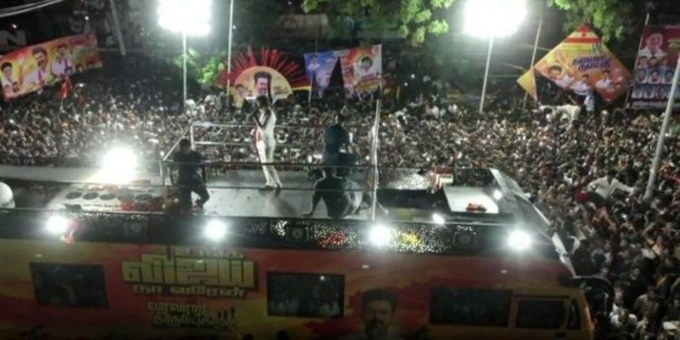 Bilanci i viktimave nga tragjedia e mitingut në Indi rritet, 39 të vdekur, mes tyre 9 fëmijë.