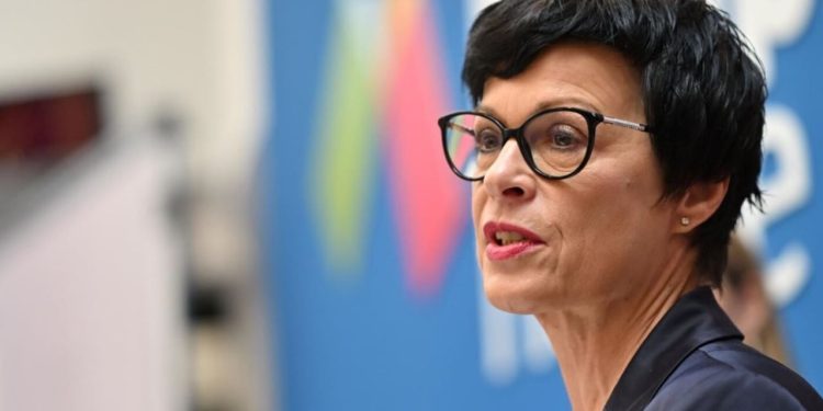 Bisedimet Kosovë-Serbi, Marta Kos: "Politika po na pengon", presim qeverinë e re për një angazhim më të madh.