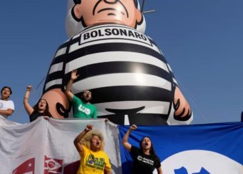 Brazil feston dënimin e Bolsonaro me 27 vite burg, mijëra qytetarë dalin në rrugë si në një festë: Një hap i ri për demokracinë.