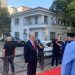 Ceremonia në nder të Azem Hajdarit, Berisha: Ai do të kujtohet për gjithmonë, sot bota e lirë është në krizë.