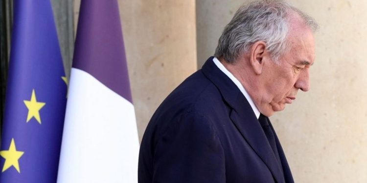 Çfarë ndodh në Francë nëse Bayrou, lideri republikan, shkarkohet: A do ta pranojë e djathta një president nga socialistët?