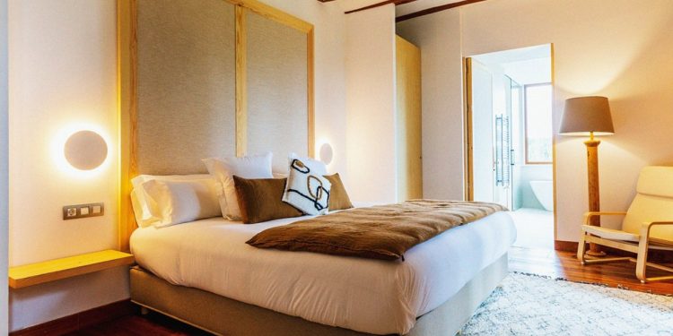 “Çfarë të bëni si të parën gjë në një dhomë hoteli: shmangni ndezjen e dritës”/ Ekspertët paralajmërojnë: Bëni foto dhe dokumentoni çdo detaj.