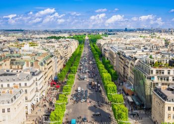 Champs-Élysées nuk është më francese, 20% e pronave në rrugën më të bukur të botës i takojnë Katarit.