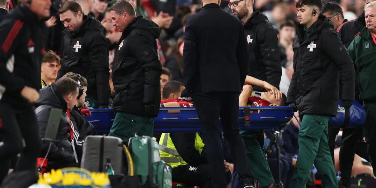 Debutimi më i keq për talentin italian, i cili lëndohet në ndeshjen e tij të parë me Liverpool-in dhe përfundon parakohe sezonin.