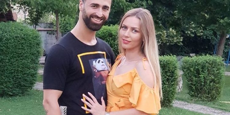 “Deklarata e këngëtarit Erik Lloshi: ‘Nuk kam tradhtuar kurrë bashkëshorten, por...’”