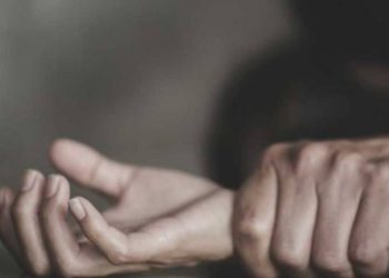 Detaje shokuese mbi abuzimin seksual të një 15-vjeçareje nga i dashuri i nënës, 37-vjeçari e pranon. Partnerja e tij e akuzon vajzën.