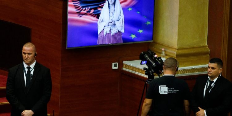 Diella në kabinet: Analiza e "Washington Post": A do të kërkojë Rama aktivizimin e Nenit 5 të NATO-s nëse një sulm kibernetik e dëmton?