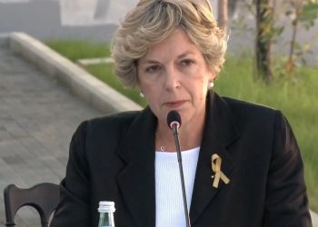 “Digitalizimi i mjekësisë dhe integrimi i inteligjencës artificiale”, ministrja Sala: Mjekët e rinj do të qëndrojnë në Shqipëri.