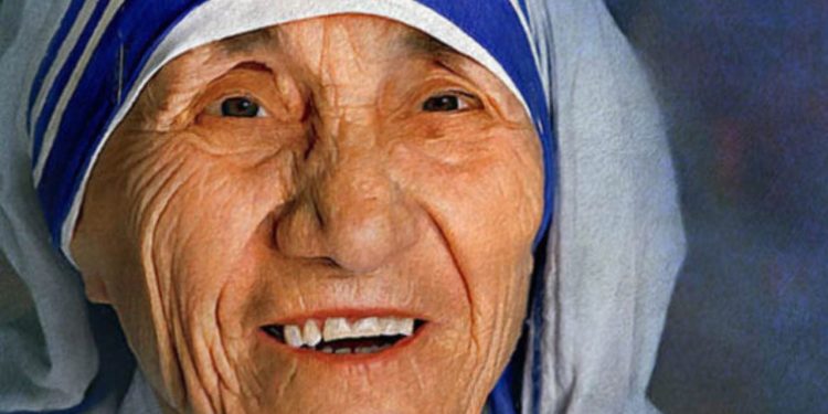 Dita Botërore e Bamirësisë: 9-vjetori i Shenjtërimit të Nënë Terezës Festohet!