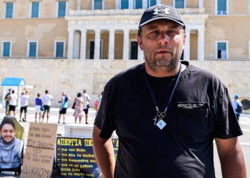 Djali i tij humbi jetën në aksidentin me tren në Greqi: Kërkesa e Pano Ruçit për zhvarrosjen e trupit të djalit është pranuar. Kjo nuk është…