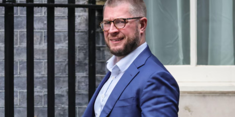 Dorëheqje e papritur për Starmer: Drejtori i strategjisë së kryeministrit largohet pas zbulimit të mesazheve seksuale për një deputete britanike